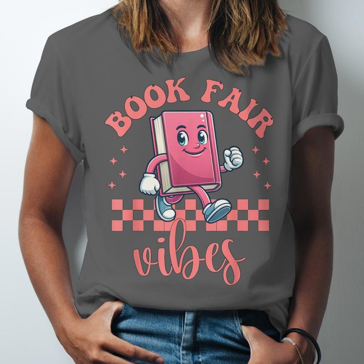 Book Fair Vibes School Librarian Retro 70s Reading Bookworm Unisex Jersey T-Shirt
