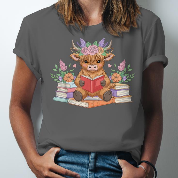 Cute Baby Highland Cow Reading Book Lover Toddler Unisex Jersey T-Shirt