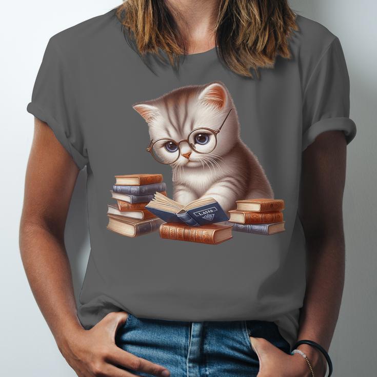 Cute Kitten Bookworm Adorable Cat With Glasses Reading Book Unisex Jersey T-Shirt