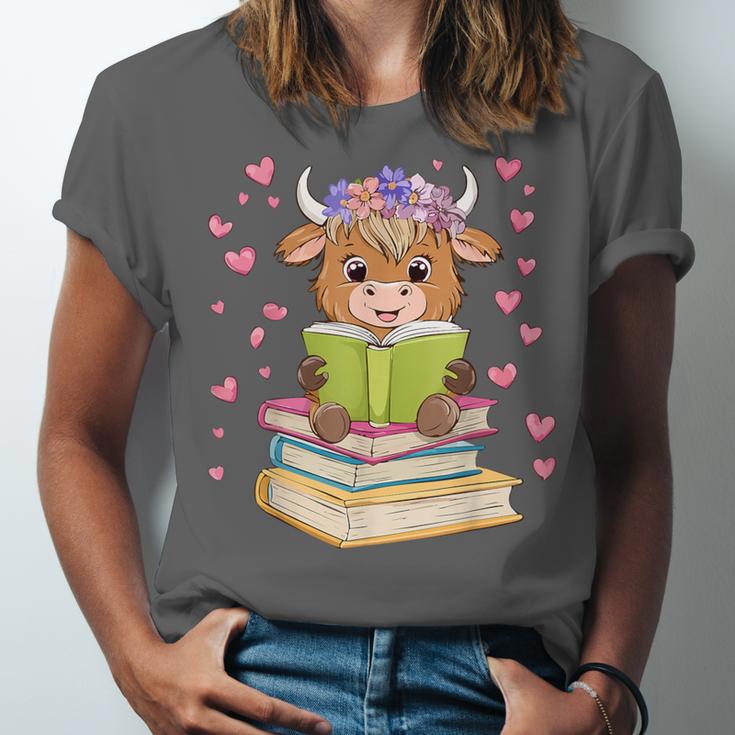 Highland Cow Reading Book Floral Bookworm Unisex Jersey T-Shirt