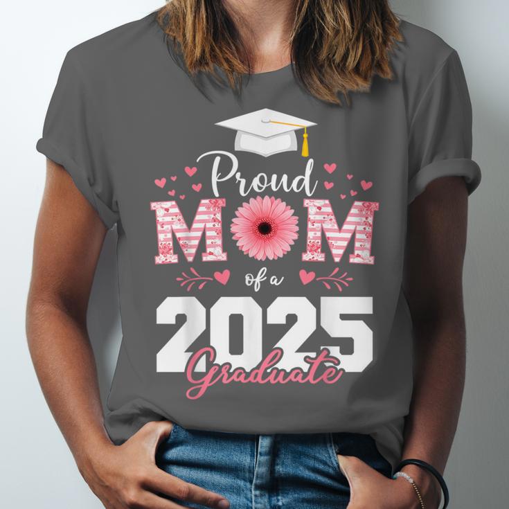 Proud Mom Of a 2025 Graduate Senior Mom Family Graduation Unisex Jersey T-Shirt