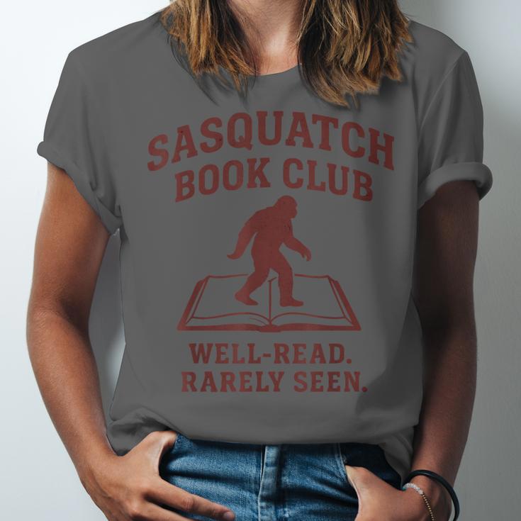 Sasquatch Book Club Bigfoot Reading Cryptid Vintage Unisex Jersey T-Shirt