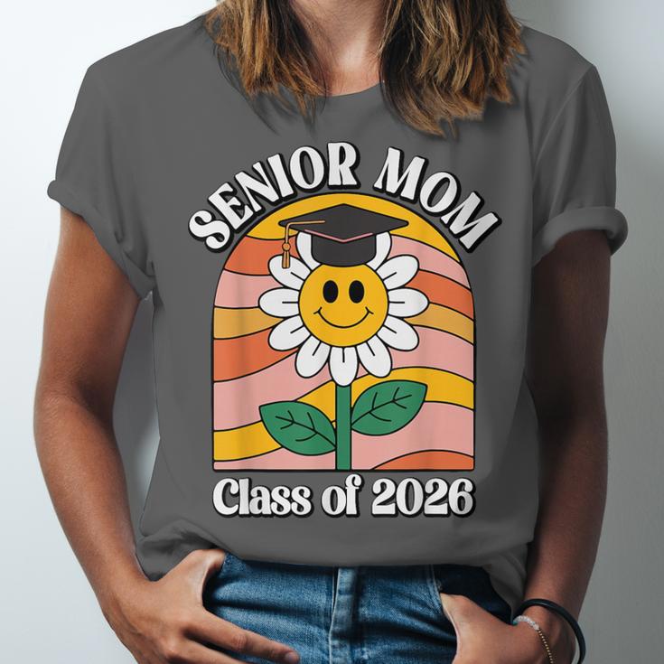 Senior Mom Class Of 2026 Daisy Flower Retro Graduation Unisex Jersey T-Shirt