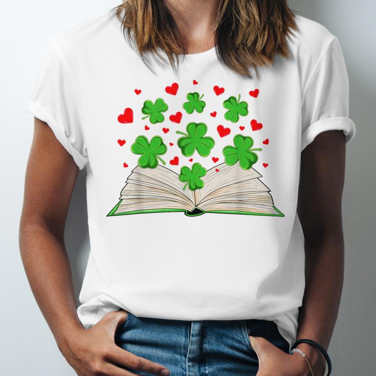 Book With Shamrocks Librarian Saint Patrick's Day Kids Unisex Jersey T-Shirt