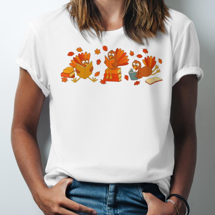 Cute Turkey Reading Book Librarian Bookworm Thanksgiving Men Unisex Jersey T-Shirt