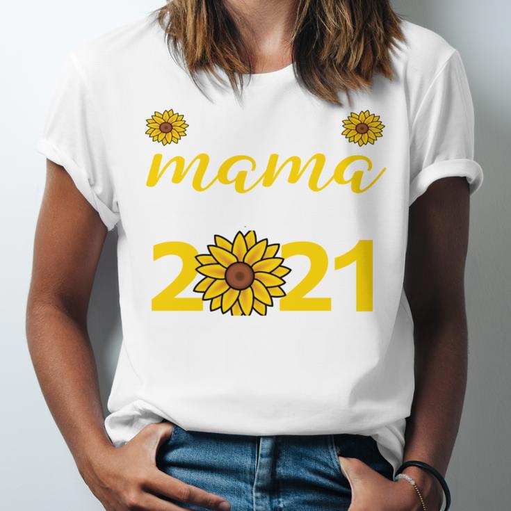Proud Mama Of a 2021 Graduate Senior Mom 2021 Graduation Unisex Jersey T-Shirt