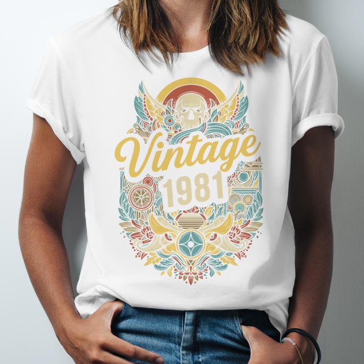 Vintage 1981 Retro Badge Nostalgia Eighties Compass Skull Unisex Jersey T-Shirt Vintage 1981 Retro Badge Nostalgia Eighties Compass Skull Unisex Jersey T-Shirt