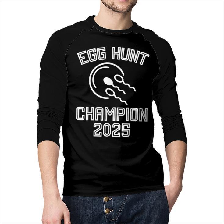 Egg Hunt Champion 2025 First Time Dad Pregnancy Reveal Men Baseball Raglan Shirt