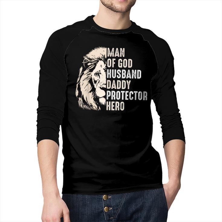 Man Of God Husband Daddy Protector Hero Lion Father's Day Men Baseball Raglan Shirt