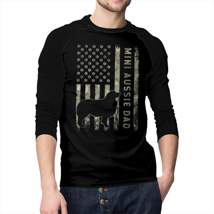Mini Aussie Dad Australian Shepherd Dog Camo USA Flag Men Baseball Raglan Shirt
