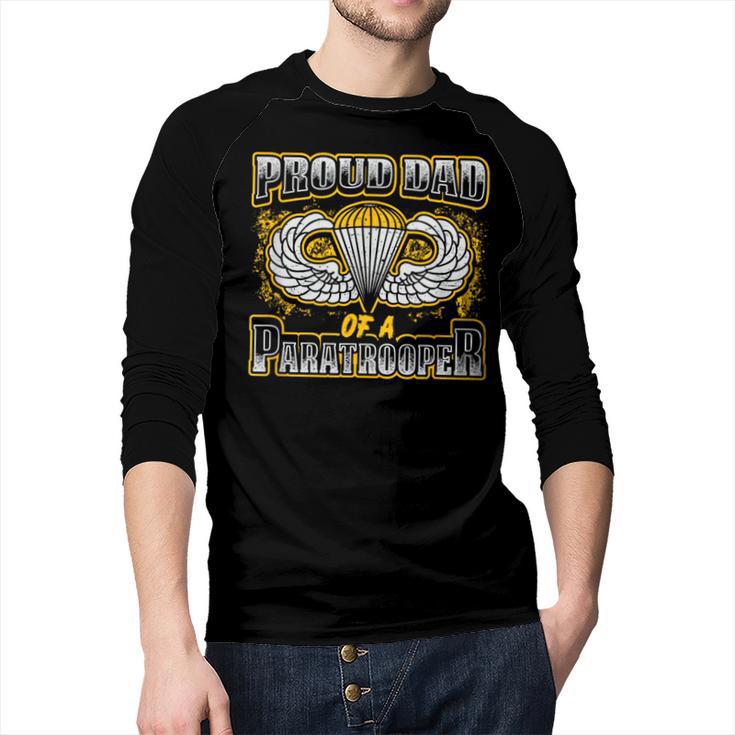 Proud Dad Of a Airborne Division Paratrooper Men Baseball Raglan Shirt