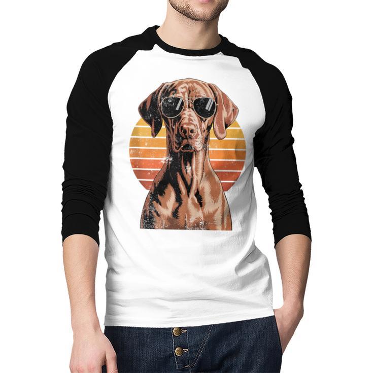 Cool Retro Vizsla Dog Mom Dad Vintage Pet Lovers Men Baseball Raglan Shirt