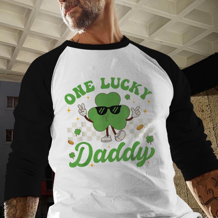 One Lucky Daddy St Patricks Day Dad Father Men Baseball Raglan Shirt