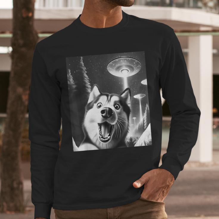 Siberian Husky Alien UFO Taking a Selfie Dog Mom Dad Men Long Sleeve T-Shirt