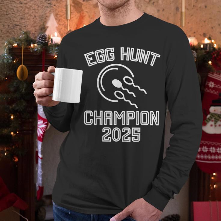 Egg Hunt Champion 2025 First Time Dad Pregnancy Reveal Men Long Sleeve T-Shirt