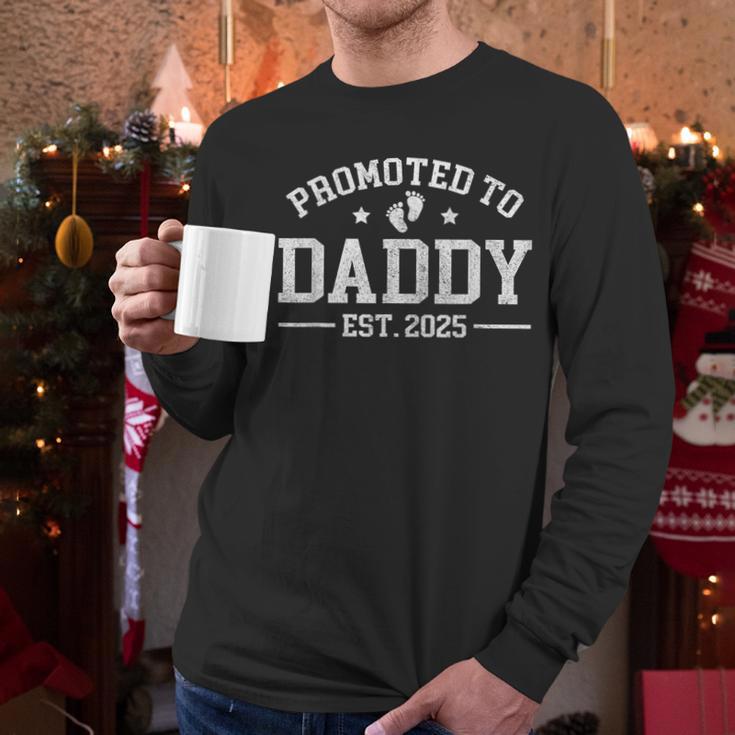 Promoted To Daddy Est 2025 Baby Announcement For New Dad Men Long Sleeve T-Shirt