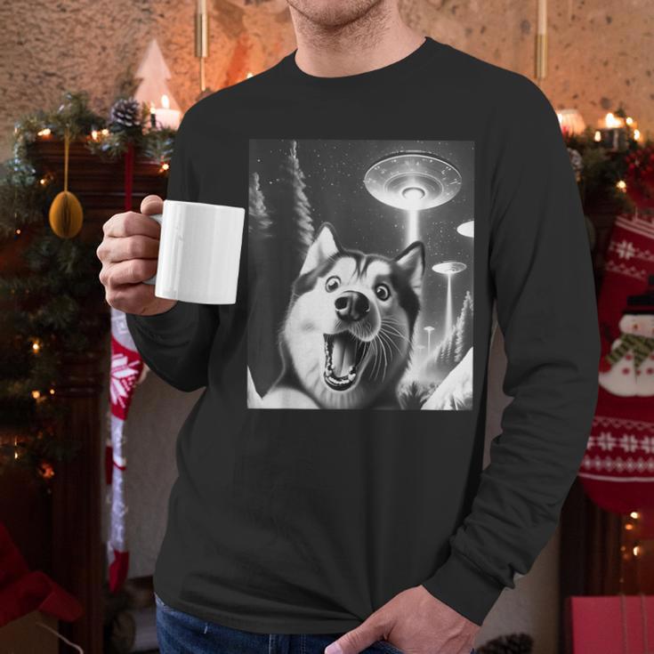 Siberian Husky Alien UFO Taking a Selfie Dog Mom Dad Men Long Sleeve T-Shirt