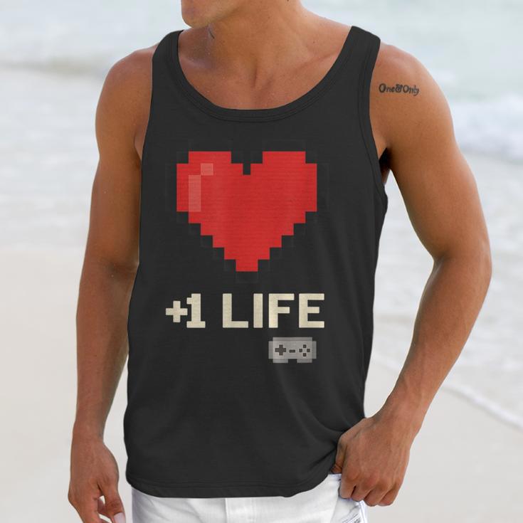 Retro Gamer 1 Life Pixel Heart – 8-Bit Gaming Nostalgia Unisex Tank Top