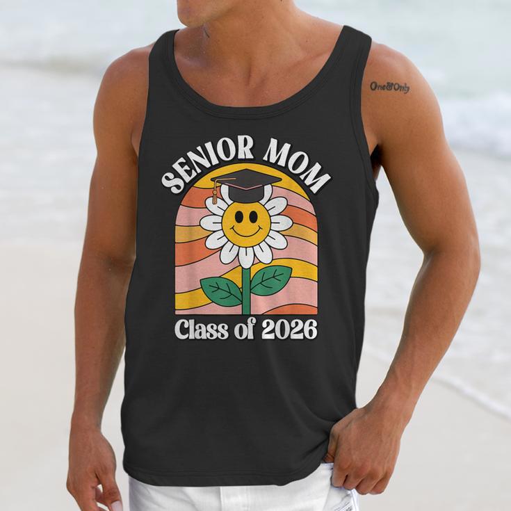 Senior Mom Class Of 2026 Daisy Flower Retro Graduation Unisex Tank Top