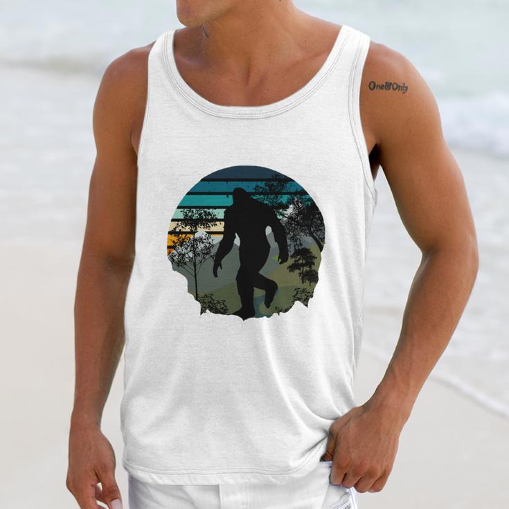 Just Me And My Yeti Retro Sunset Mountain Hiking Introvert Unisex Tank Top