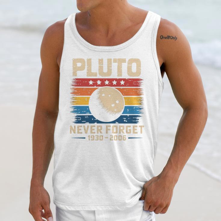 Pluto Never Forget Space Nostalgia Astronomy Humor Unisex Tank Top