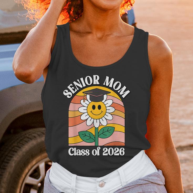 Senior Mom Class Of 2026 Daisy Flower Retro Graduation Unisex Tank Top