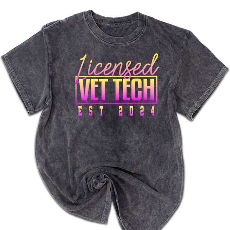 Licensed Vet Tech Veterinary Technician Graduation 2024 Mineral Wash Tshirts
