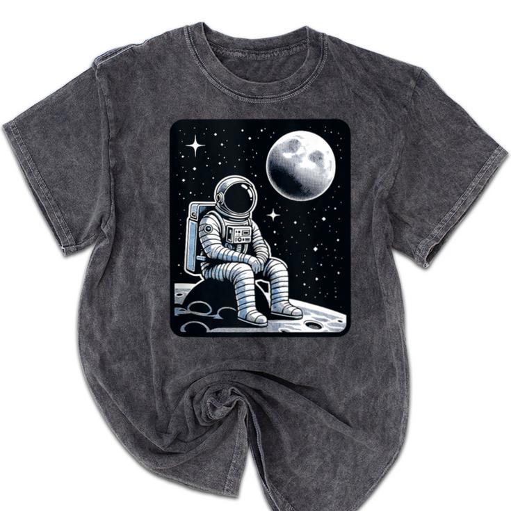 Aesthetic Spaceman Astronaut On The Moon Space Introvert Mineral Wash Tshirts