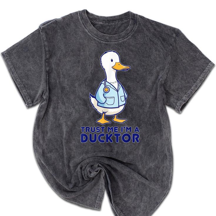 Trust Me I'm a Ducktor Doctor Sayings Graduation Mineral Wash Tshirts