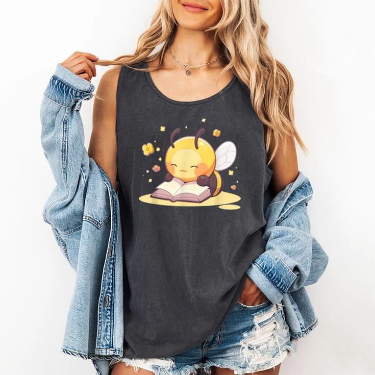 Cute Bee Reading Book Teacher Student Reader Graphic For Men Women Kids Comfort Colors Tank Top