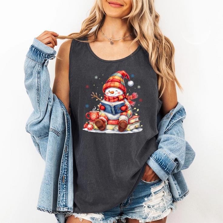 Snowman Reading Books Lovers Christmas Librarian Bookworm Comfort Colors Tank Top