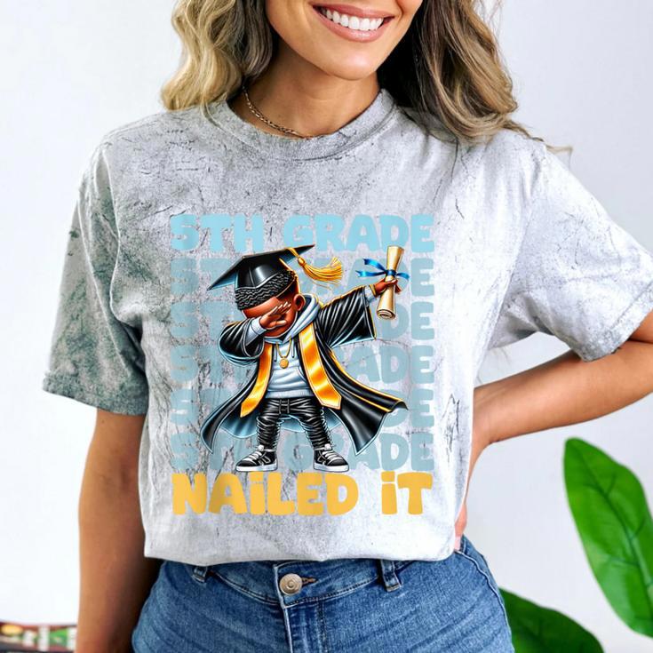 Dabbing Graduation Boy 5th Grade Nailed It Class Of 2025 Comfort Color Blast T-Shirt