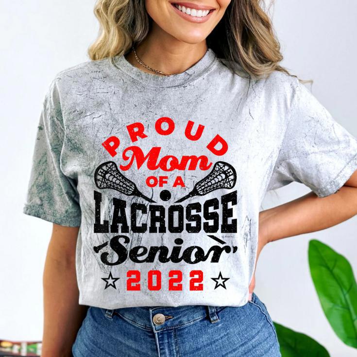 Proud Mom Of a Lacrosse Senior 2022 Graduation Comfort Color Blast T-Shirt