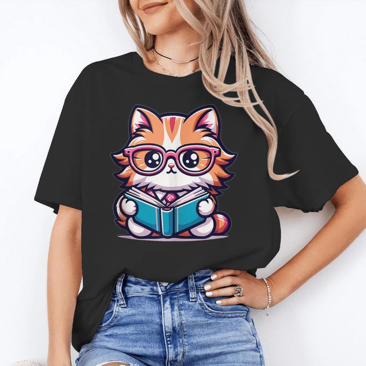 Adorable Book Lover Maine Coon Cat With Reading Glasses Cute Unisex T-Shirt