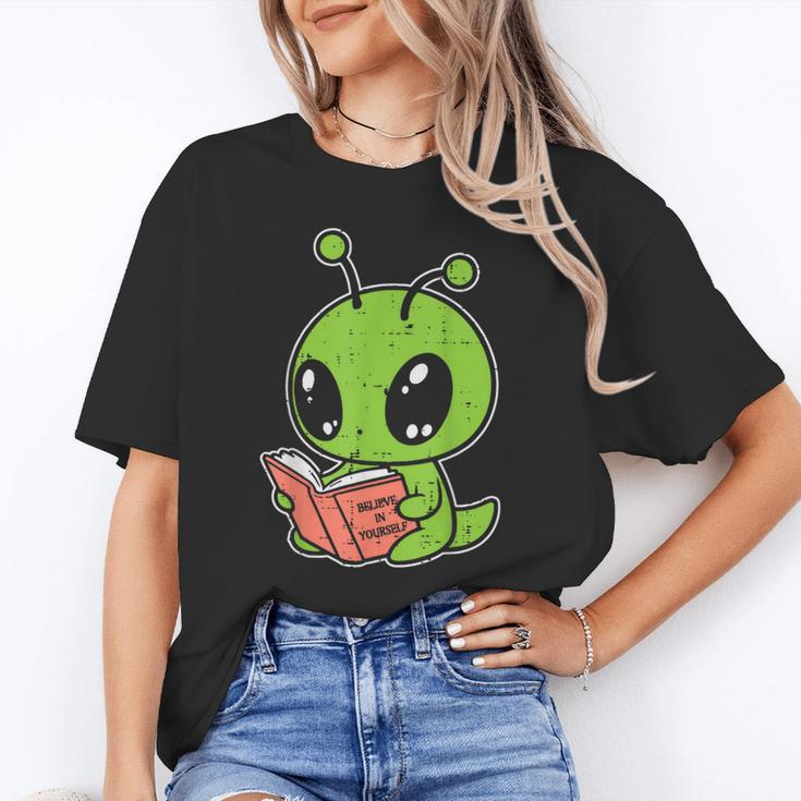 Alien Reading Book Believe In Yourself Kids Women Men Unisex T-Shirt Alien Reading Book Believe In Yourself Kids Women Men Unisex T-Shirt