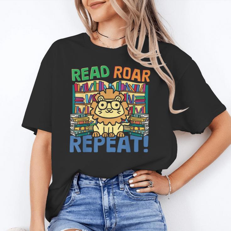 Animals Read Reading Book Library First Day Of School Kids Unisex T-Shirt