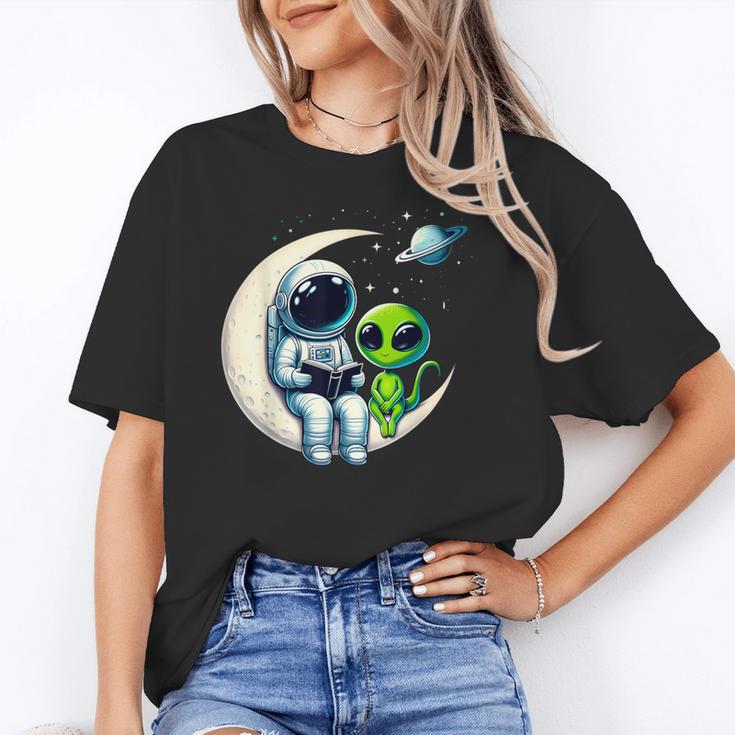 Astronaut Reading Book To Alien Shirt Moon Space Lover Kids Unisex T-Shirt
