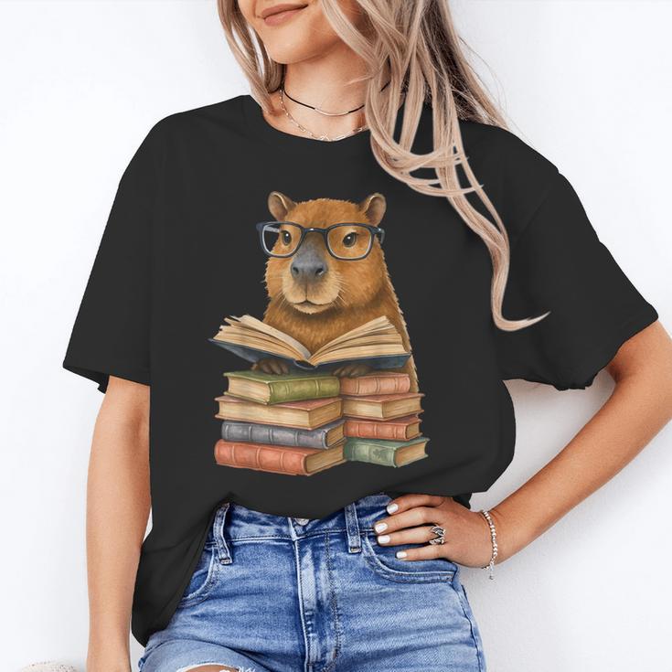 Cute Capybara Reading Books Animal Capybara Bookworms Unisex T-Shirt