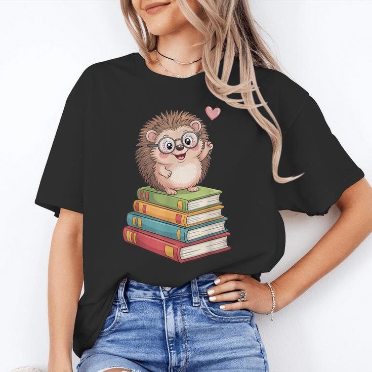 Cute Hedgehog Reading Books Animal Lover Reader Bookworm Unisex T-Shirt
