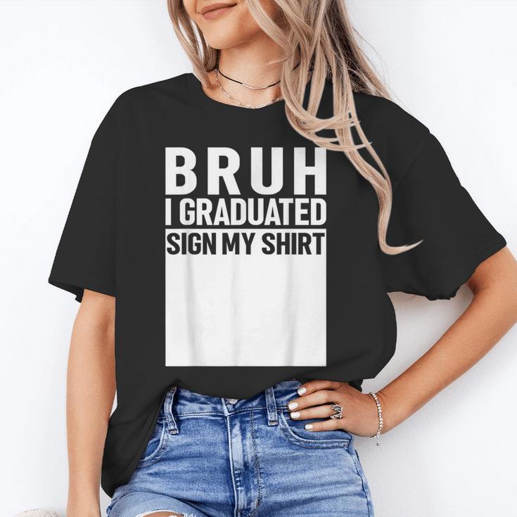Funny College School Graduation 2025 I Graduated Sign My Unisex T-Shirt