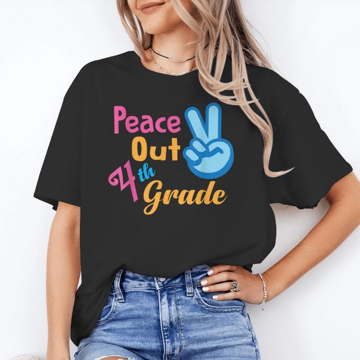 Last Day Of School Peace Out Grade 4 Graduation Kids Unisex T-Shirt