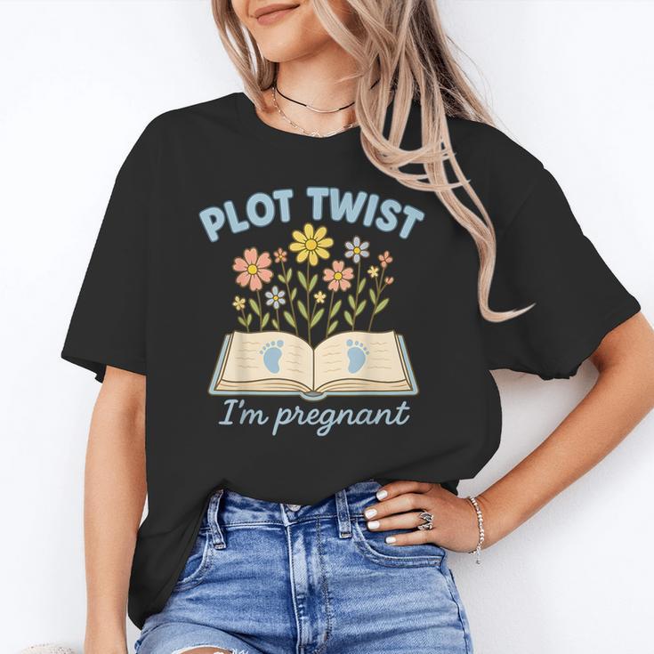Plot Twist I'm Pregnant Literary Pregnancy Announcement Book Unisex T-Shirt