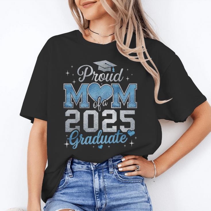 Proud Mom Of a 2025 Graduate For Class Of 2025 Graduation Unisex T-Shirt