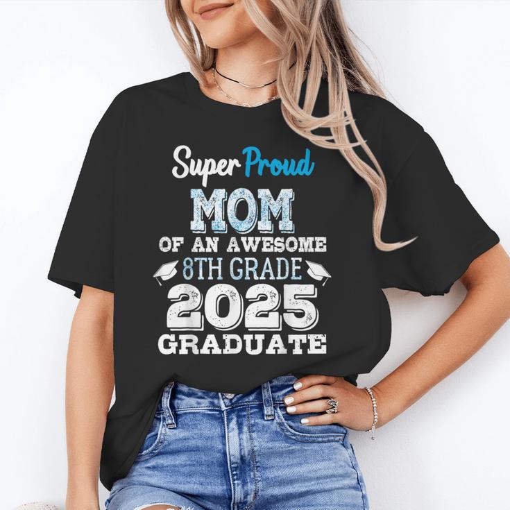 Proud MOM Of A 8th Grade Graduate 2025 Elementary Graduation Unisex T-Shirt