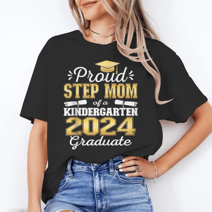 Proud Step Mom Of Kindergarten Graduate 2024 Graduation Step Unisex T-Shirt