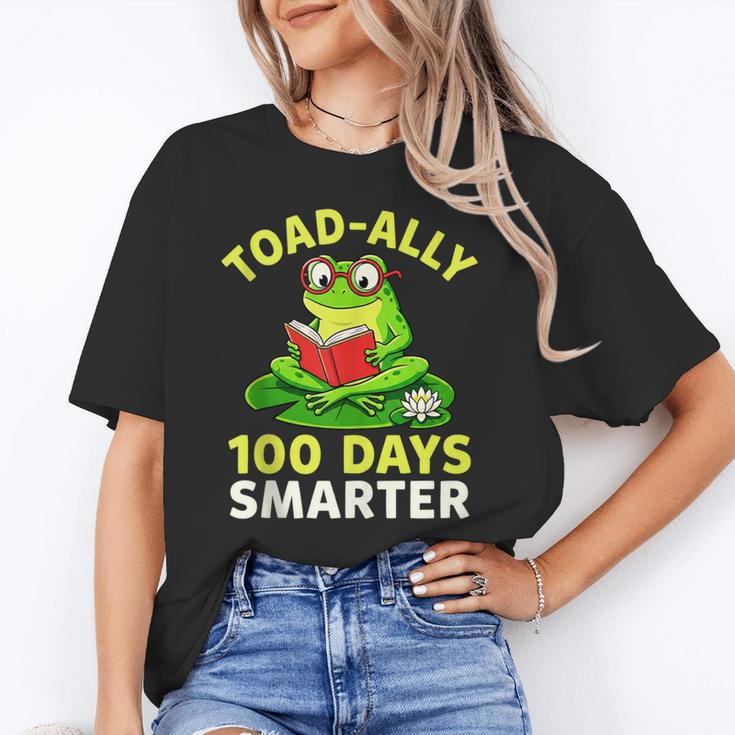 Toad-Ally 100 Days Smarter Frog Reading Book 100 School Day Unisex T-Shirt