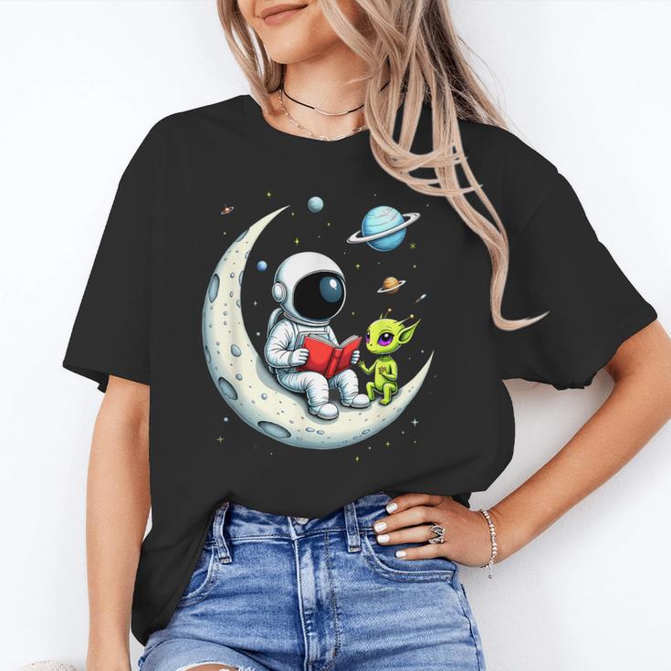 UFO Alien Astronaut Reading Book In Space Unisex T-Shirt