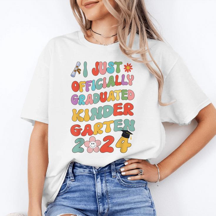 I Officially Graduated Kindergarten Graduation Class 2024 Unisex T-Shirt