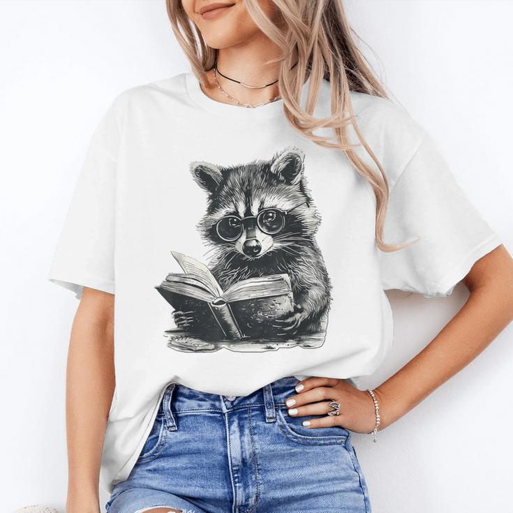 Raccoon With Book Cute Raccoons Reading Books Unisex T-Shirt