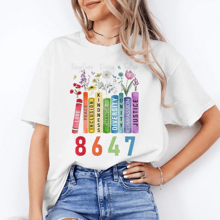 Subtle Floral Foxglove Daisy Tulip Book Lover Unisex T-Shirt